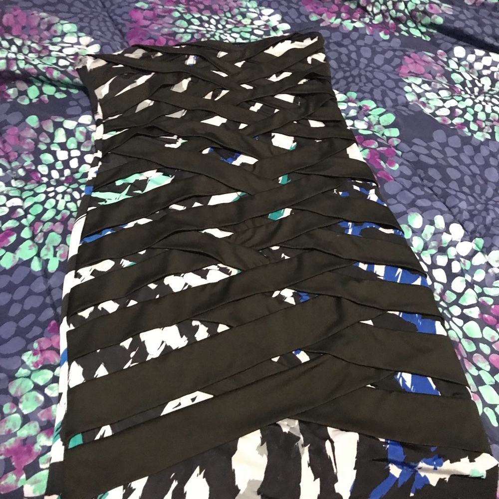 Dress - Picture 6 of 7